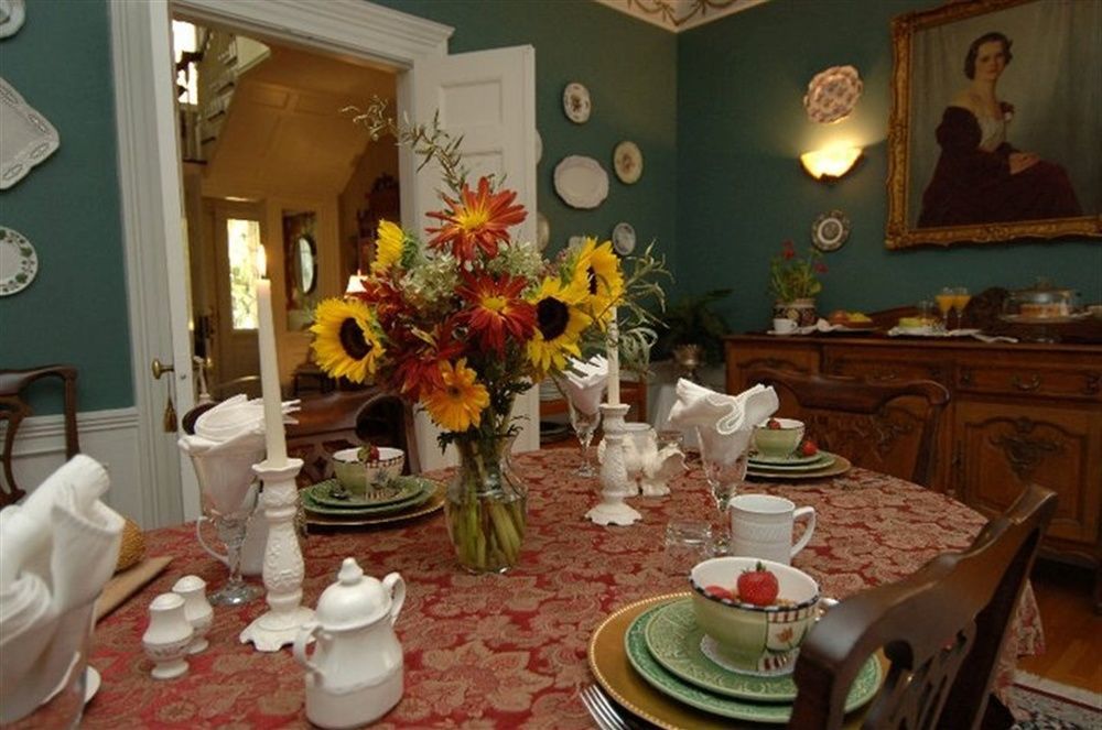 A B&B At The Edward Harris House Inn Рочестер Экстерьер фото
