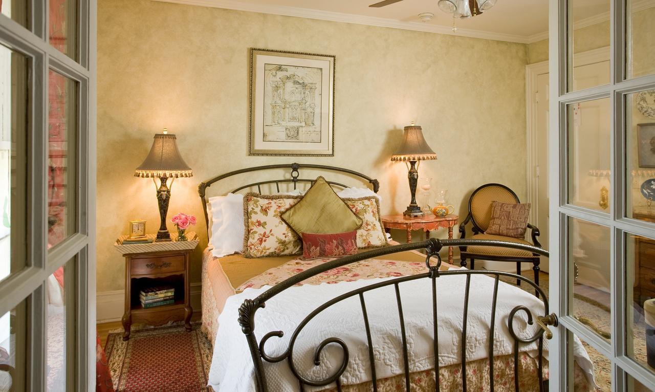 A B&B At The Edward Harris House Inn Рочестер Экстерьер фото