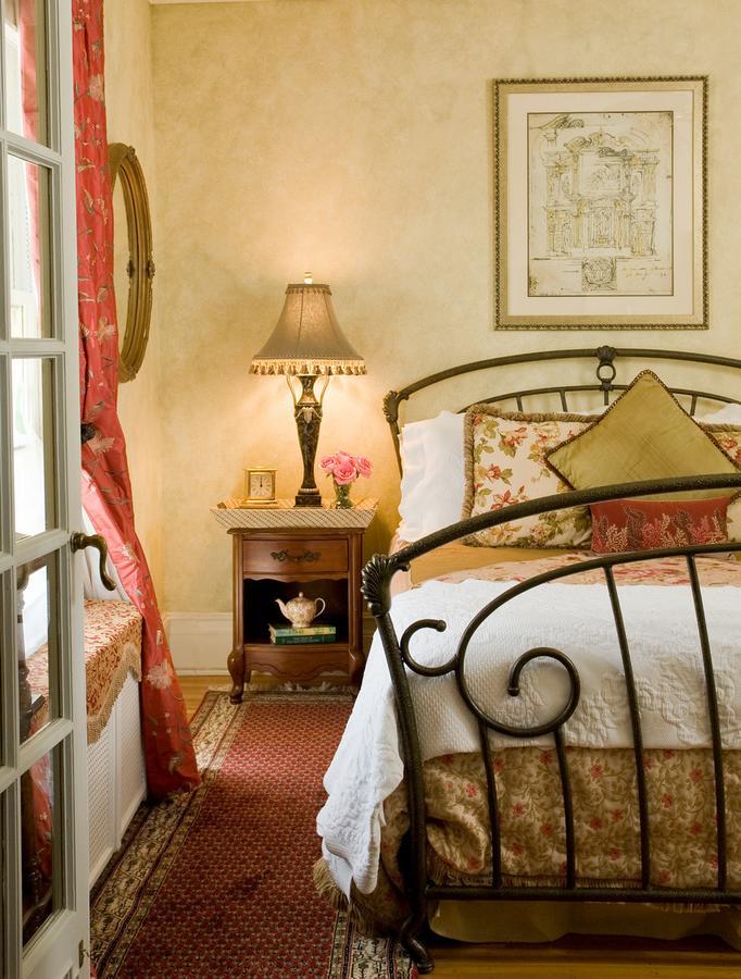 A B&B At The Edward Harris House Inn Рочестер Экстерьер фото