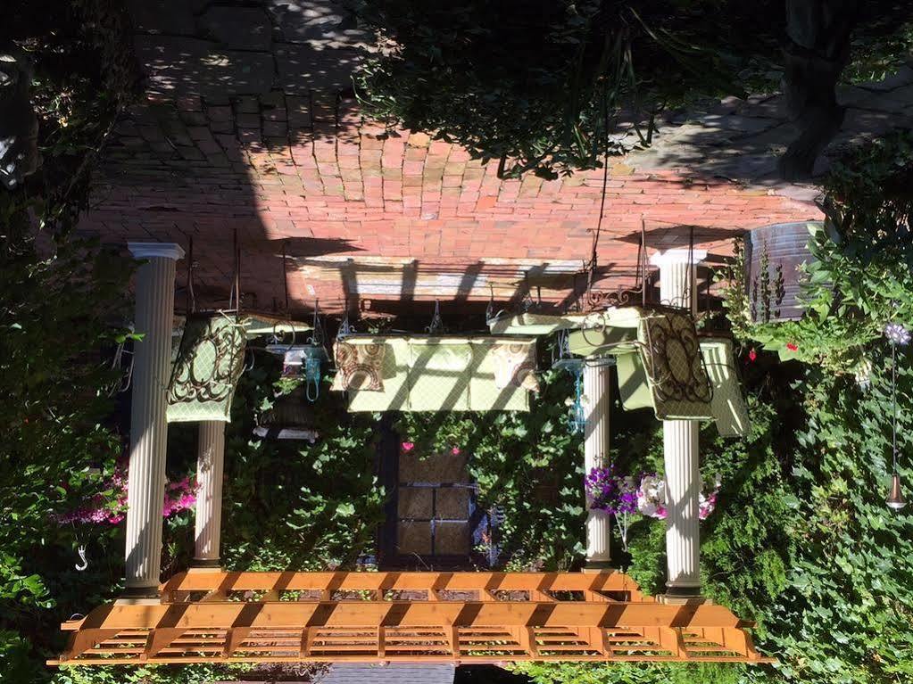 A B&B At The Edward Harris House Inn Рочестер Экстерьер фото