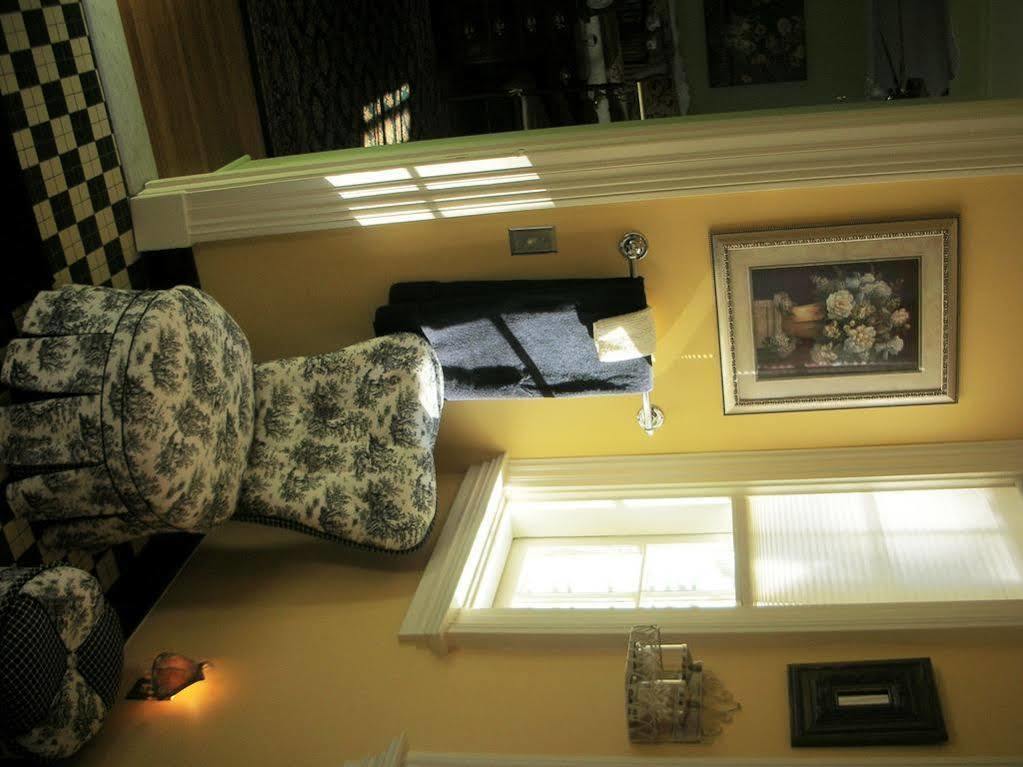 A B&B At The Edward Harris House Inn Рочестер Экстерьер фото